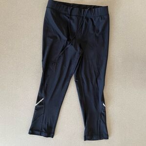 Xersion Fitted Capri mid- rise Size Small